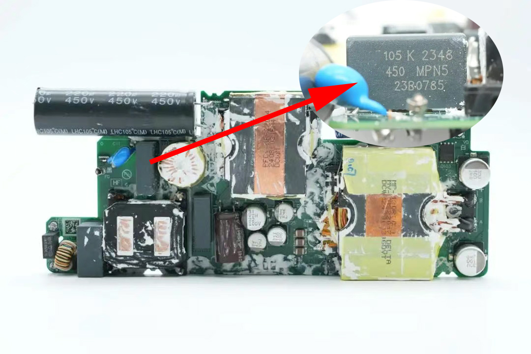 1753692499185967.jpg PD快充用薄膜電容.jpg