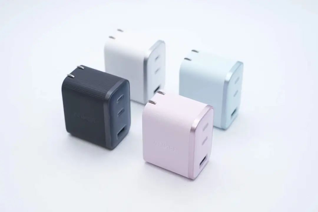 1753772858186802.jpg 安克氮化鎵充電器.jpg